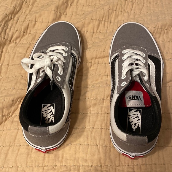 Black/grey/white youth Vans - Picture 2 of 4